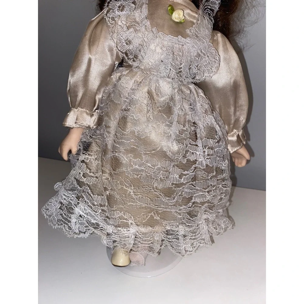 Porcelain Doll‎